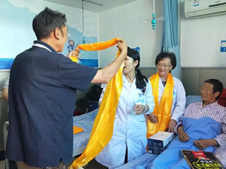 来成都手术治疗巨型卵巢肿瘤的藏族老阿妈康复出院了